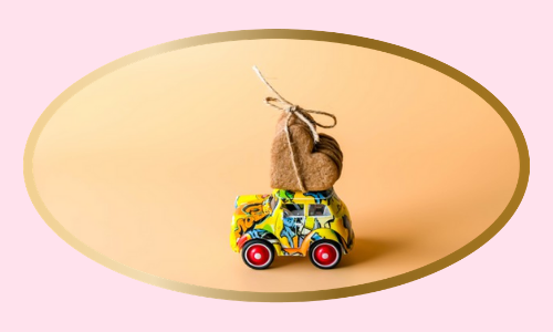 Biscuit avec un panier-cadeau de vin